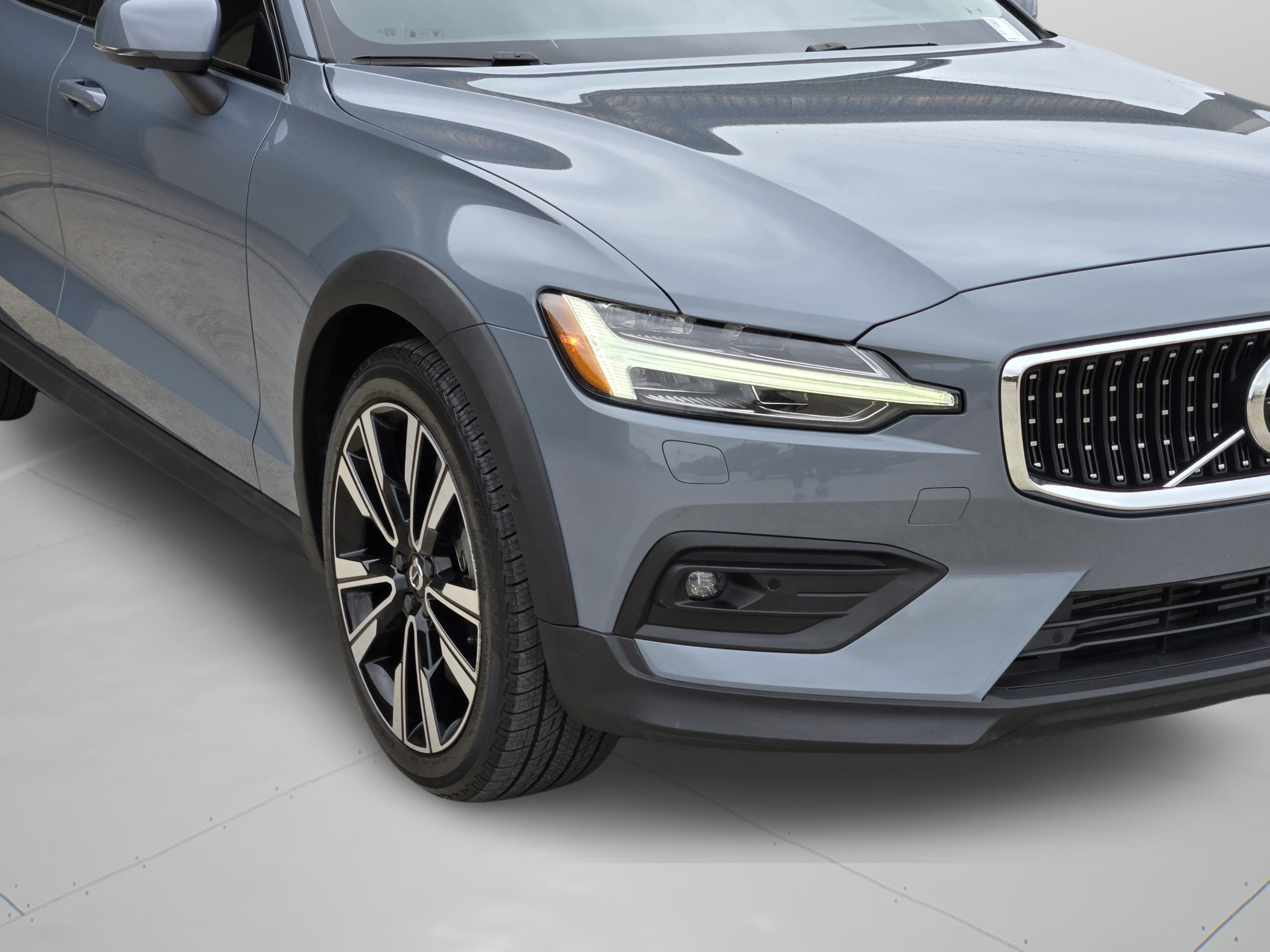 Used 2022 Volvo V60 T5 Cross Country w/ Advanced Package AWD/4WD image 32