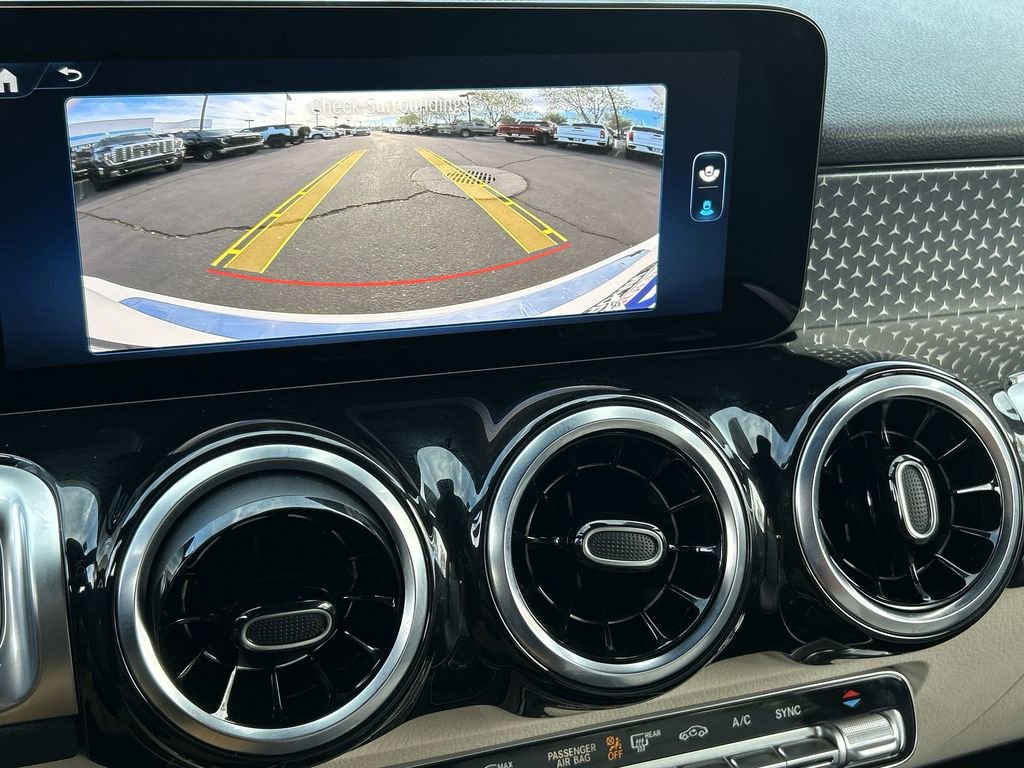 Used 2025 Mercedes-Benz GLB 250 4MATIC image 14