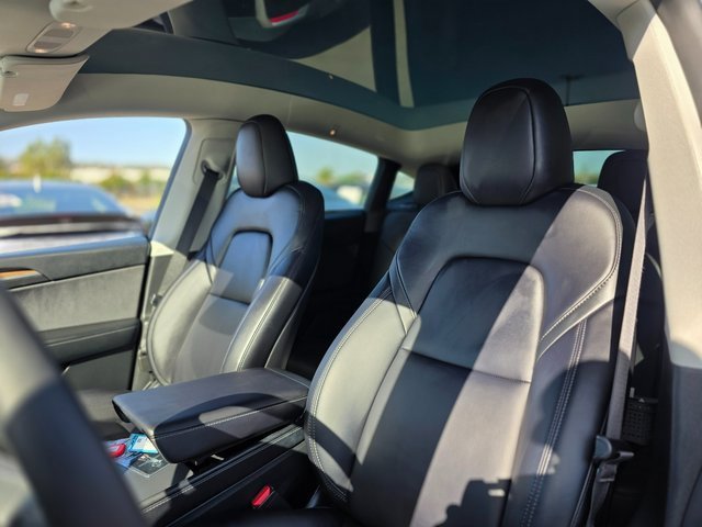 Used 2023 Tesla Model Y 2WD image 16