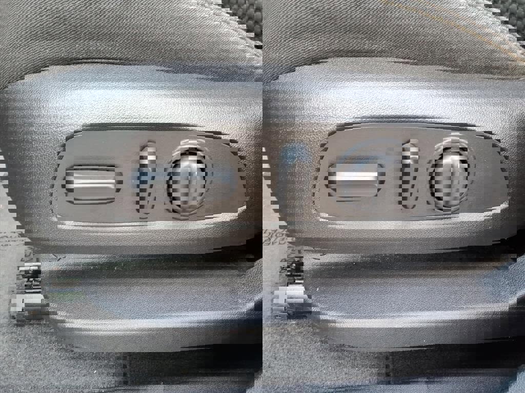 Used 2018 GMC Terrain SLE w/ Driver Convenience Package image 18