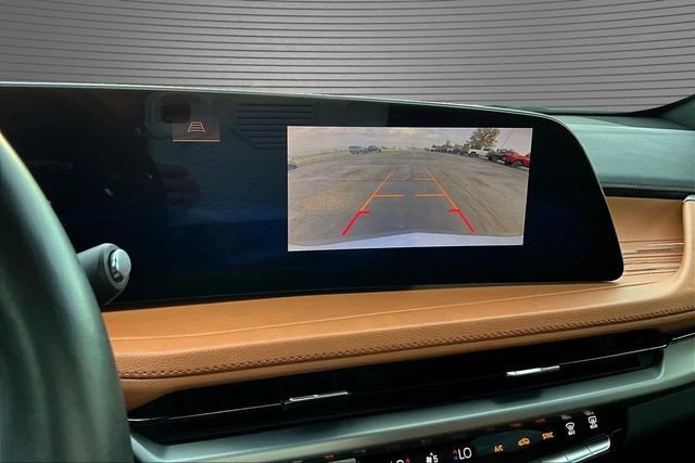 Certified 2024 Cadillac XT4 Premium Luxury w/ Technology Package FWD image 13