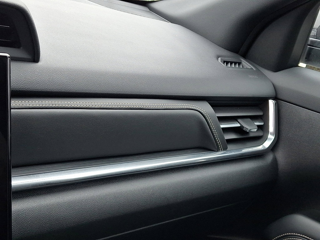 Used 2026 GMC Terrain Elevation image 31