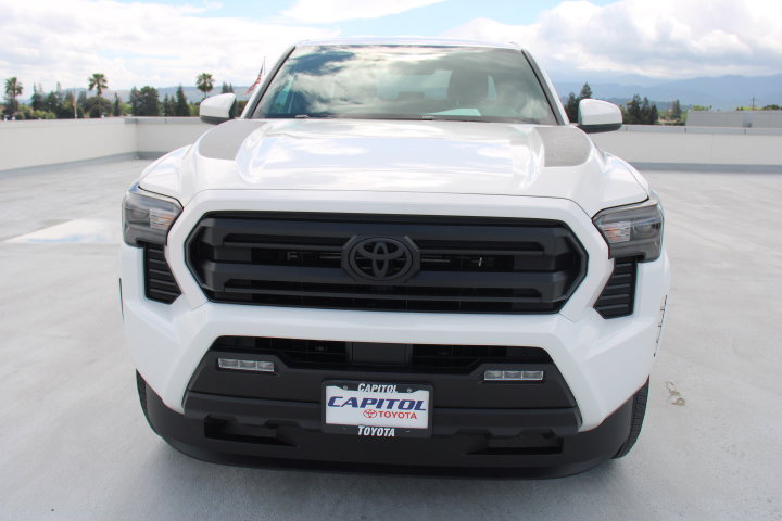 Certified 2026 Toyota Tacoma SR5 AWD/4WD image 8