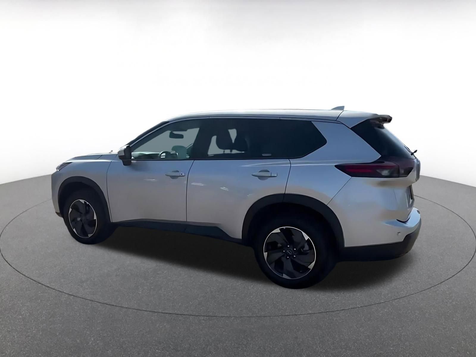 Used 2025 Nissan Rogue SV FWD image 10