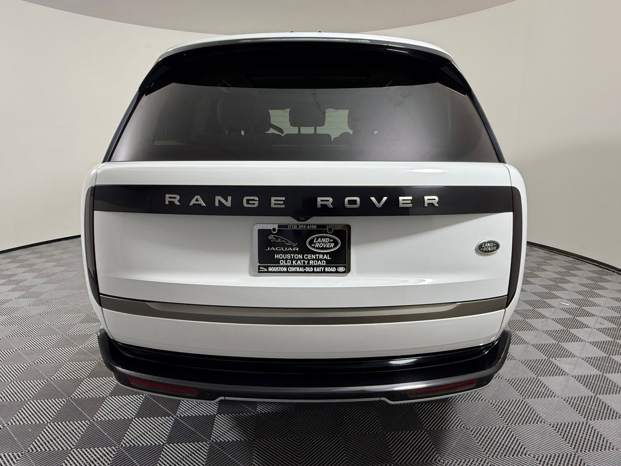 Used 2023 Land Rover Range Rover SE image 10