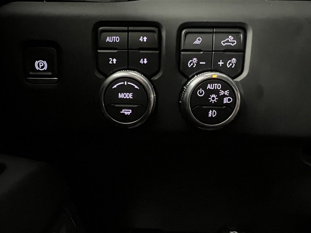 Used 2024 GMC Sierra 1500 AT4 image 35