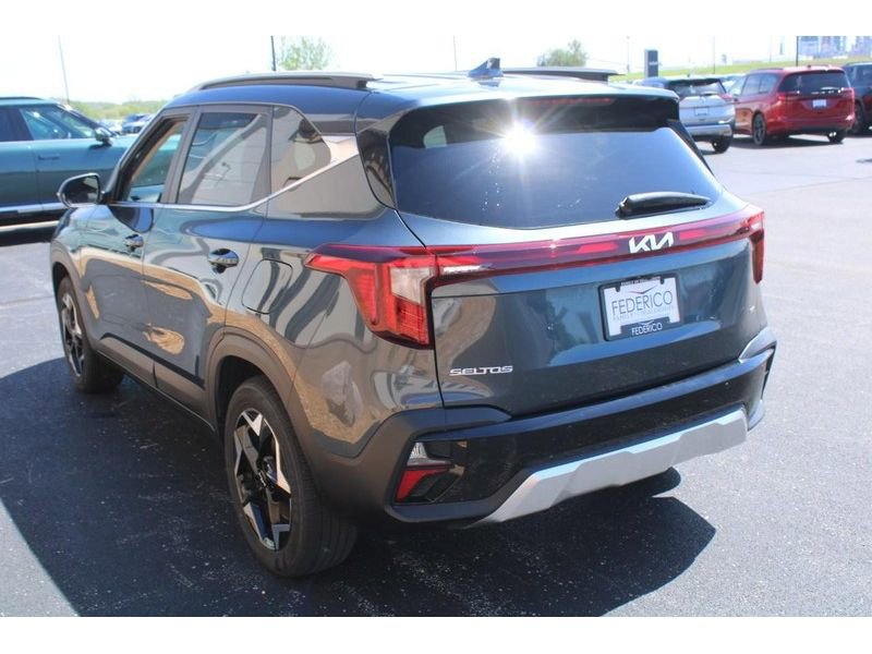 Used 2025 Kia Seltos EX AWD/4WD image 6
