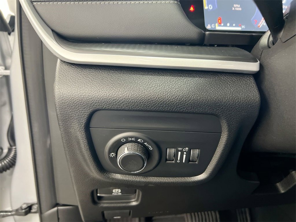 New 2025 Jeep Grand Cherokee Altitude w/ Trailer Tow Package image 17