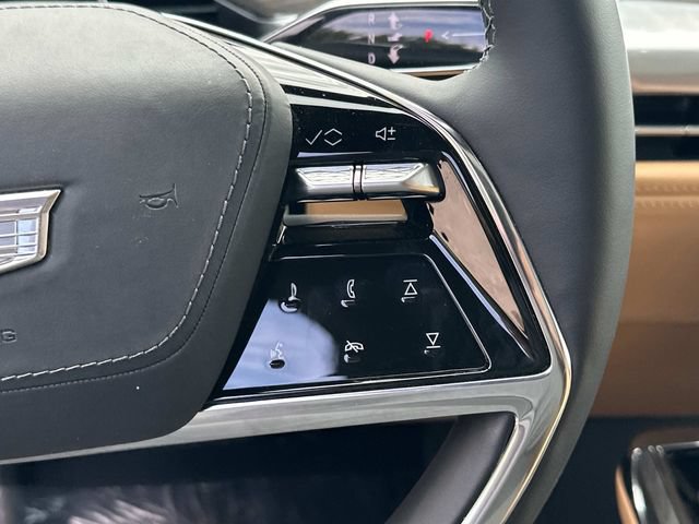 Used 2025 Cadillac Escalade IQ Luxury 2 AWD/4WD image 6