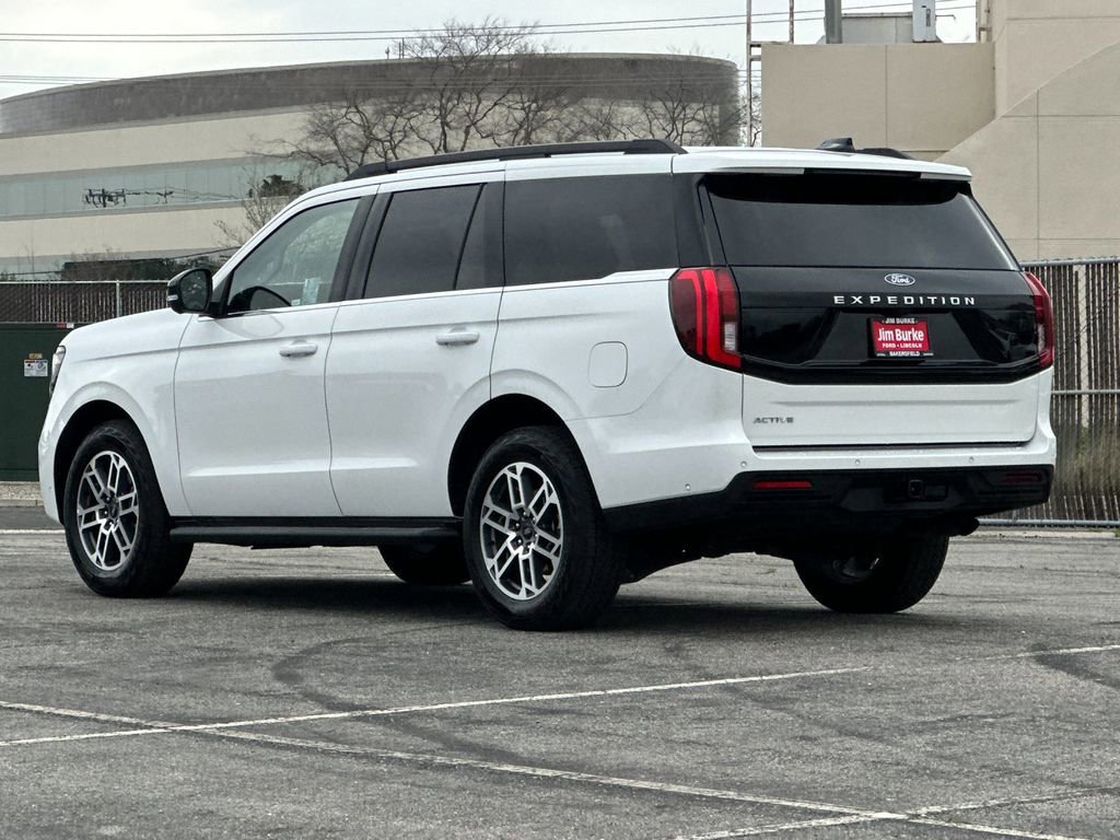 Certified 2025 Ford Expedition Active image 5