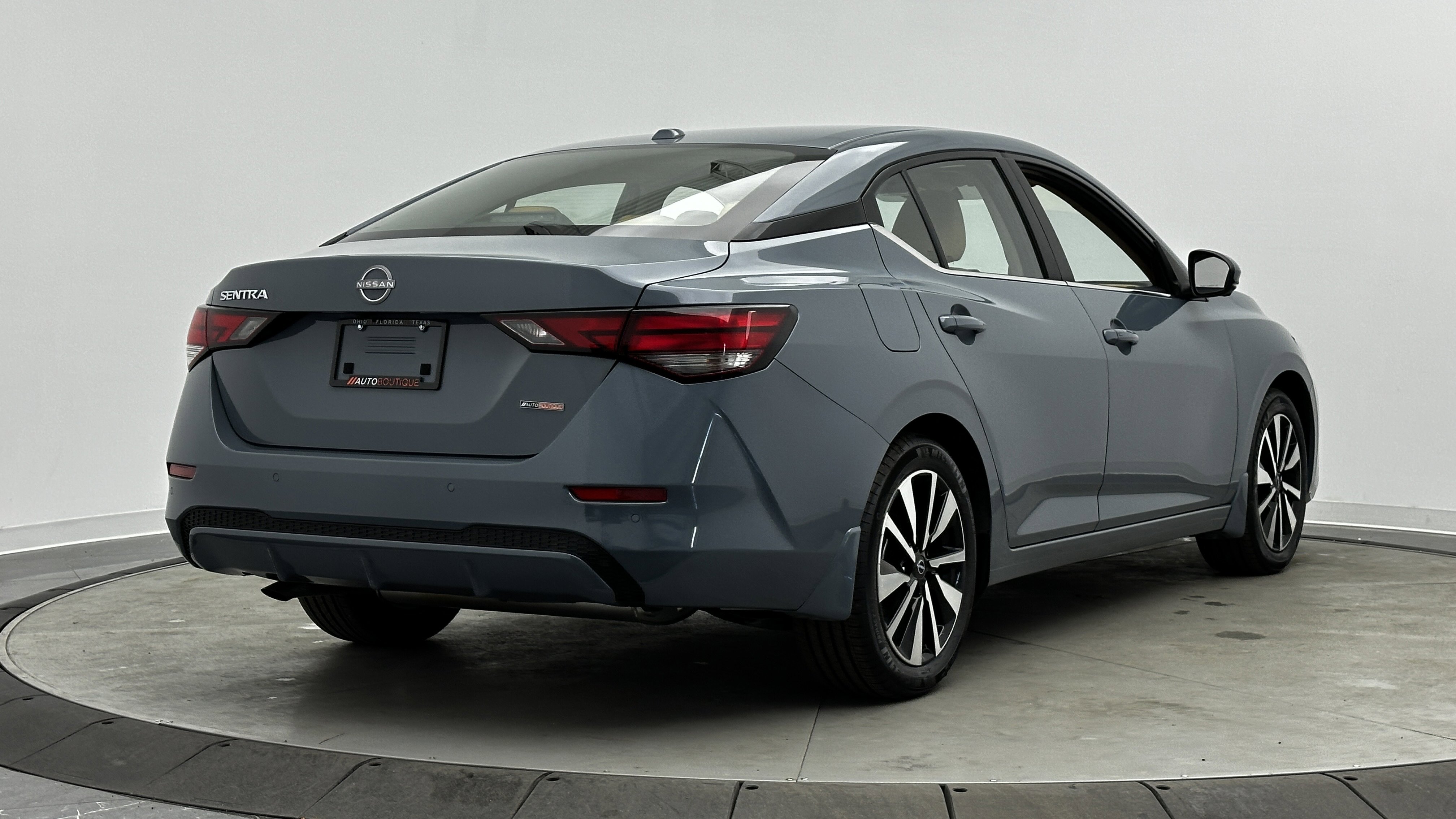 Used 2025 Nissan Sentra SV w/ SV Premium Package image 8