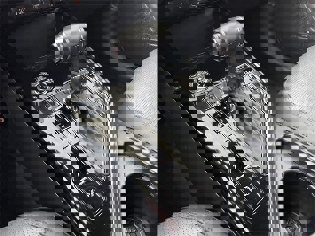 Used 2024 Kia Niro SX Touring image 21