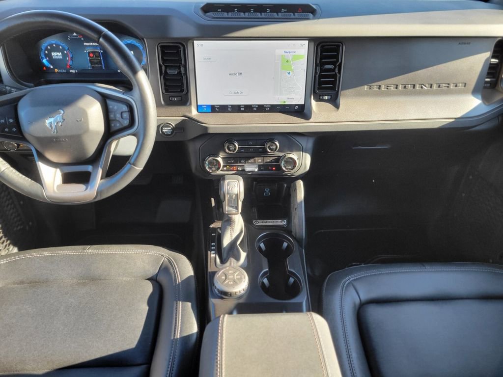 Used 2025 Ford Bronco Badlands image 12