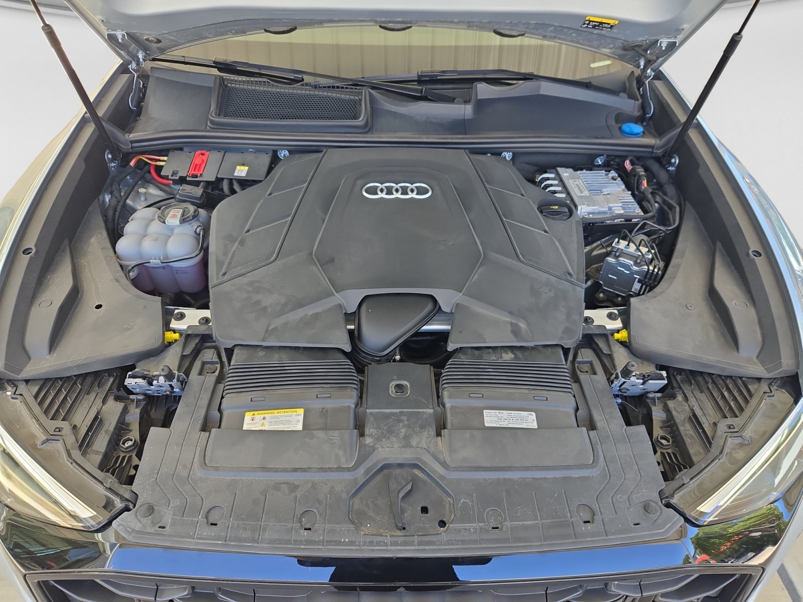 Used 2024 Audi Q8 Premium Plus AWD/4WD image 19