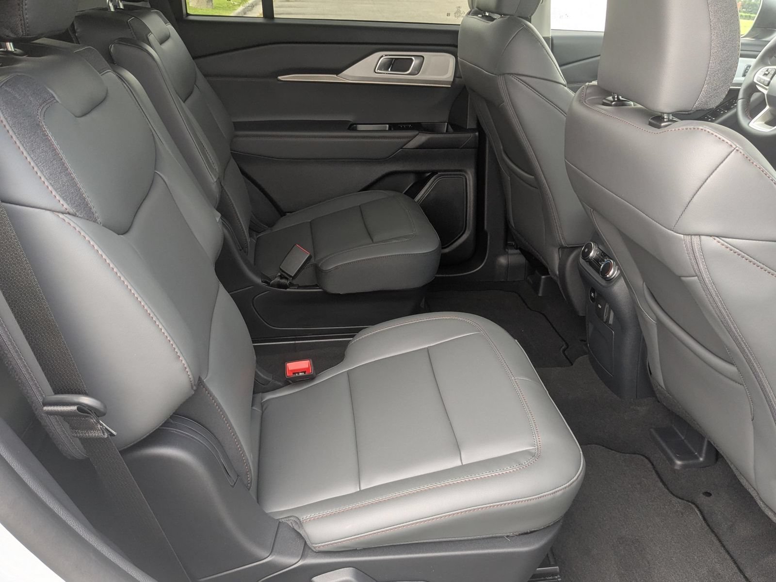 New 2026 Ford Explorer Active w/ Active Comfort Package AWD/4WD image 36