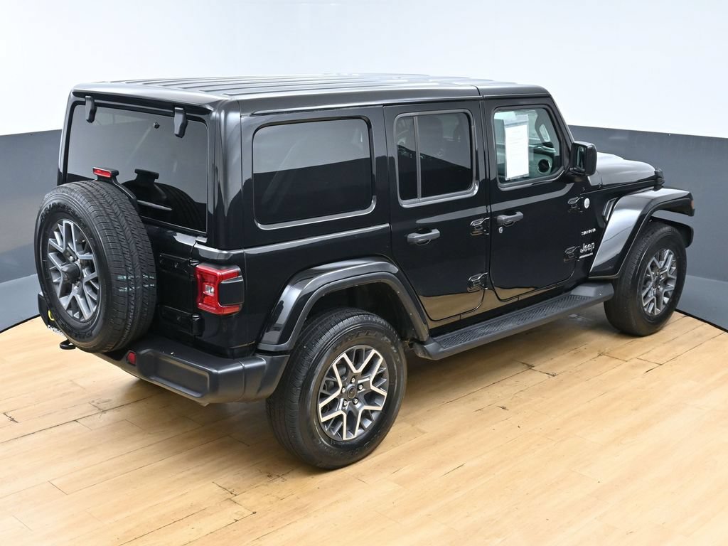 Used 2024 Jeep Wrangler Unlimited Sahara AWD/4WD image 5
