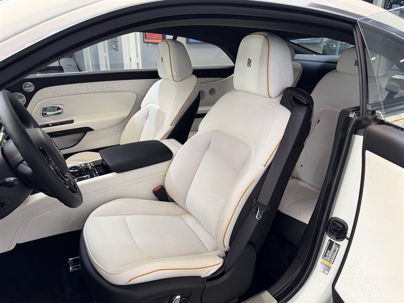Used 2025 Rolls-Royce Spectre w/ Spectre Launch Package AWD/4WD image 13