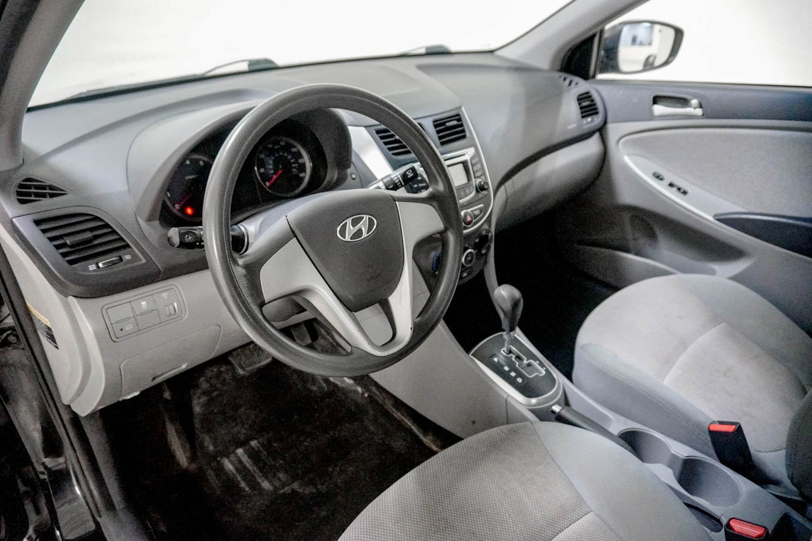 Used 2013 Hyundai Accent GLS image 20