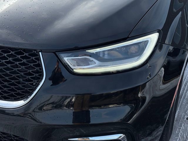 Certified 2024 Chrysler Pacifica Touring-L image 3