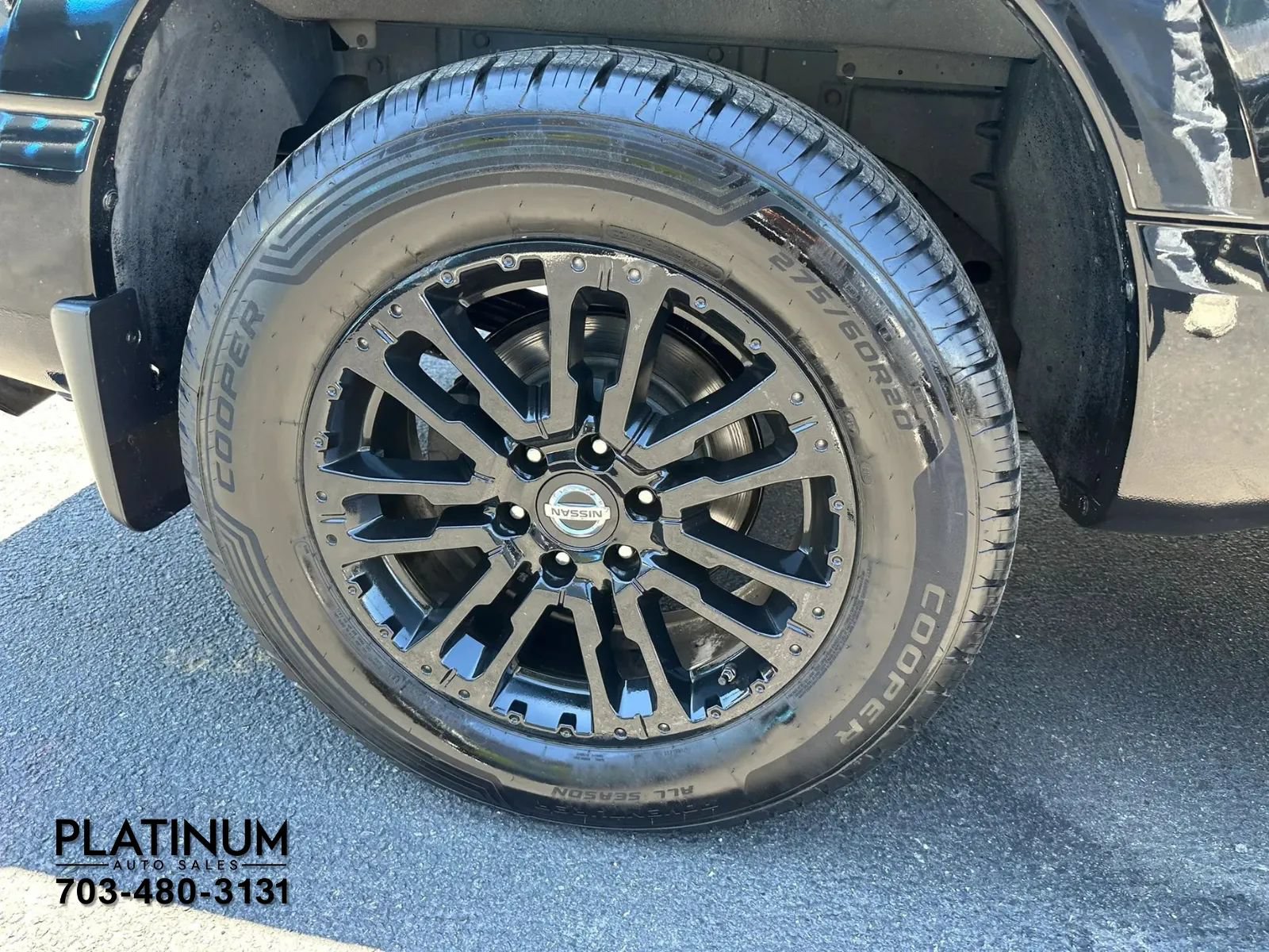 Used 2018 Nissan Titan SV w/ SV Convenience Package AWD/4WD image 22