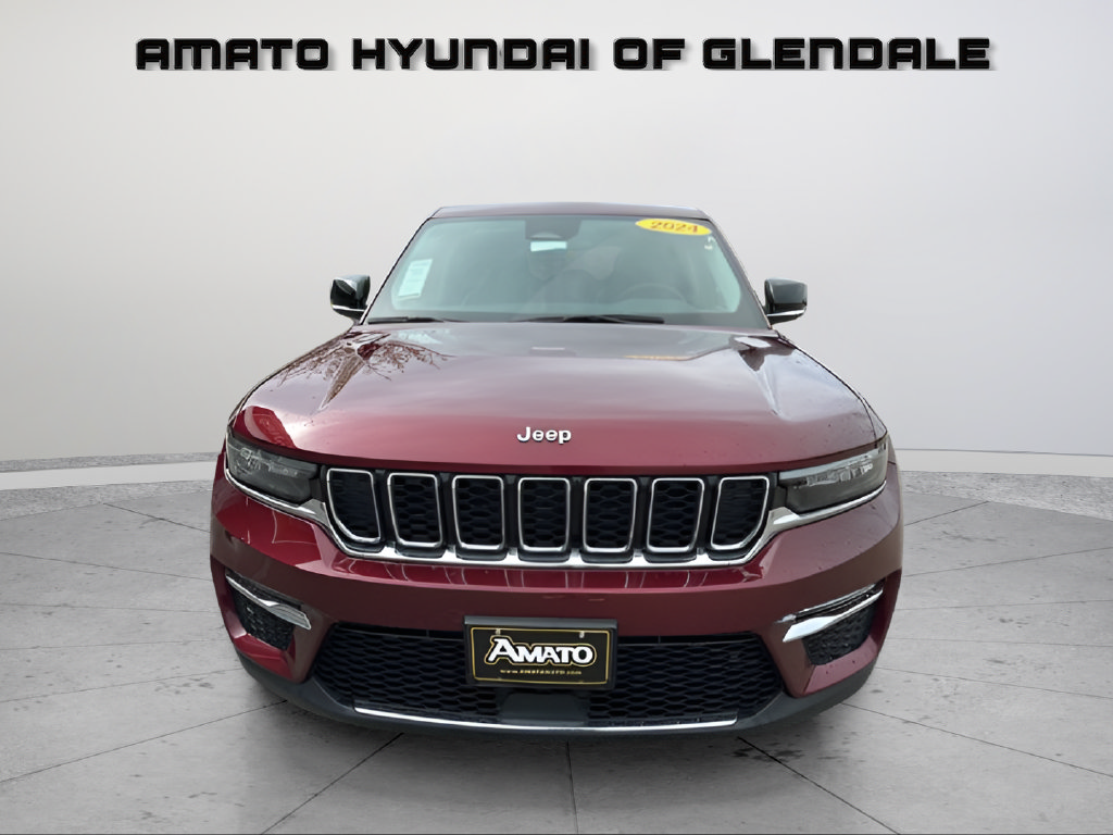 Used 2024 Jeep Grand Cherokee Limited AWD/4WD image 9