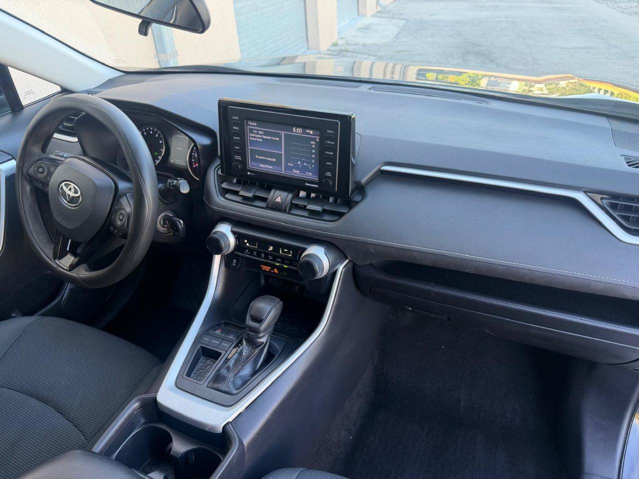 Used 2020 Toyota RAV4 LE FWD image 12