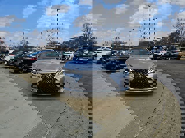 Used 2023 Lexus LS 500 AWD w/ Interior Upgrade Package image 4