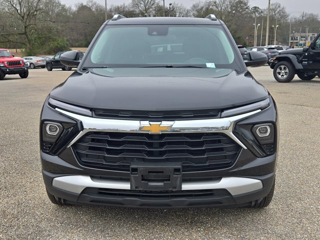 Used 2025 Chevrolet TrailBlazer LT w/ Driver Confidence Package AWD/4WD image 2