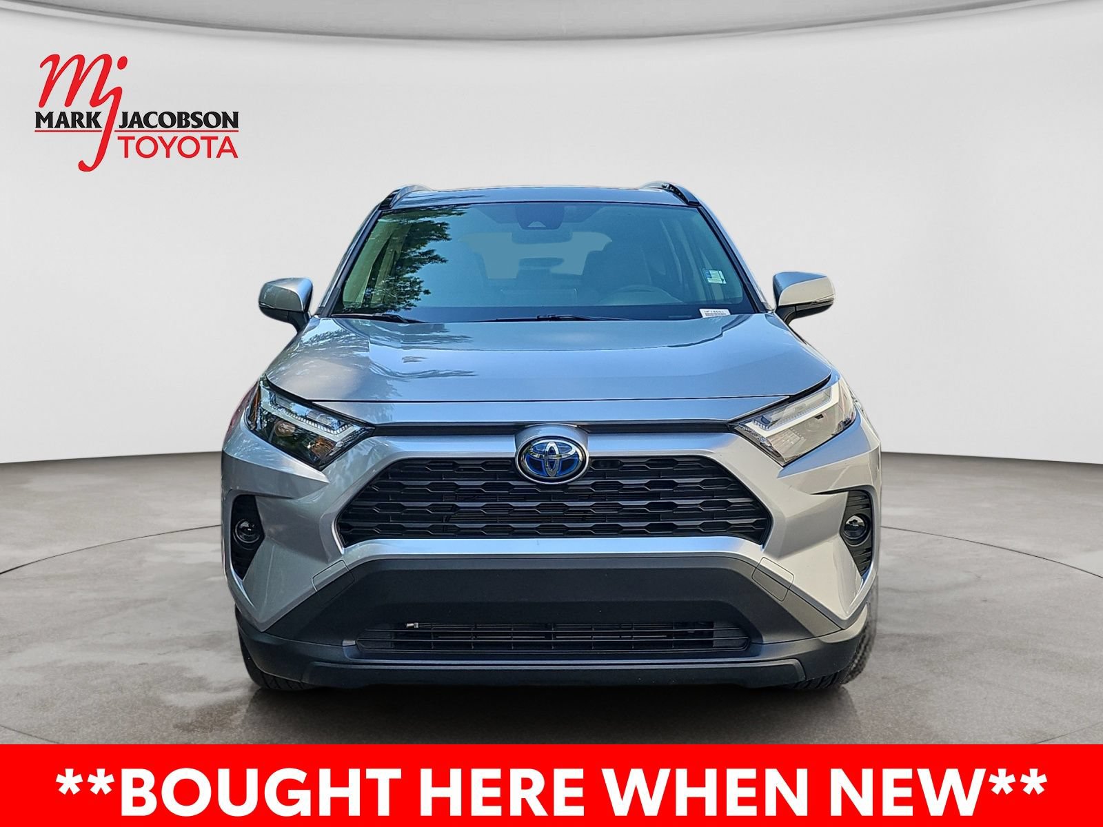 Used 2024 Toyota RAV4 XLE w/ Convenience Package AWD/4WD image 3