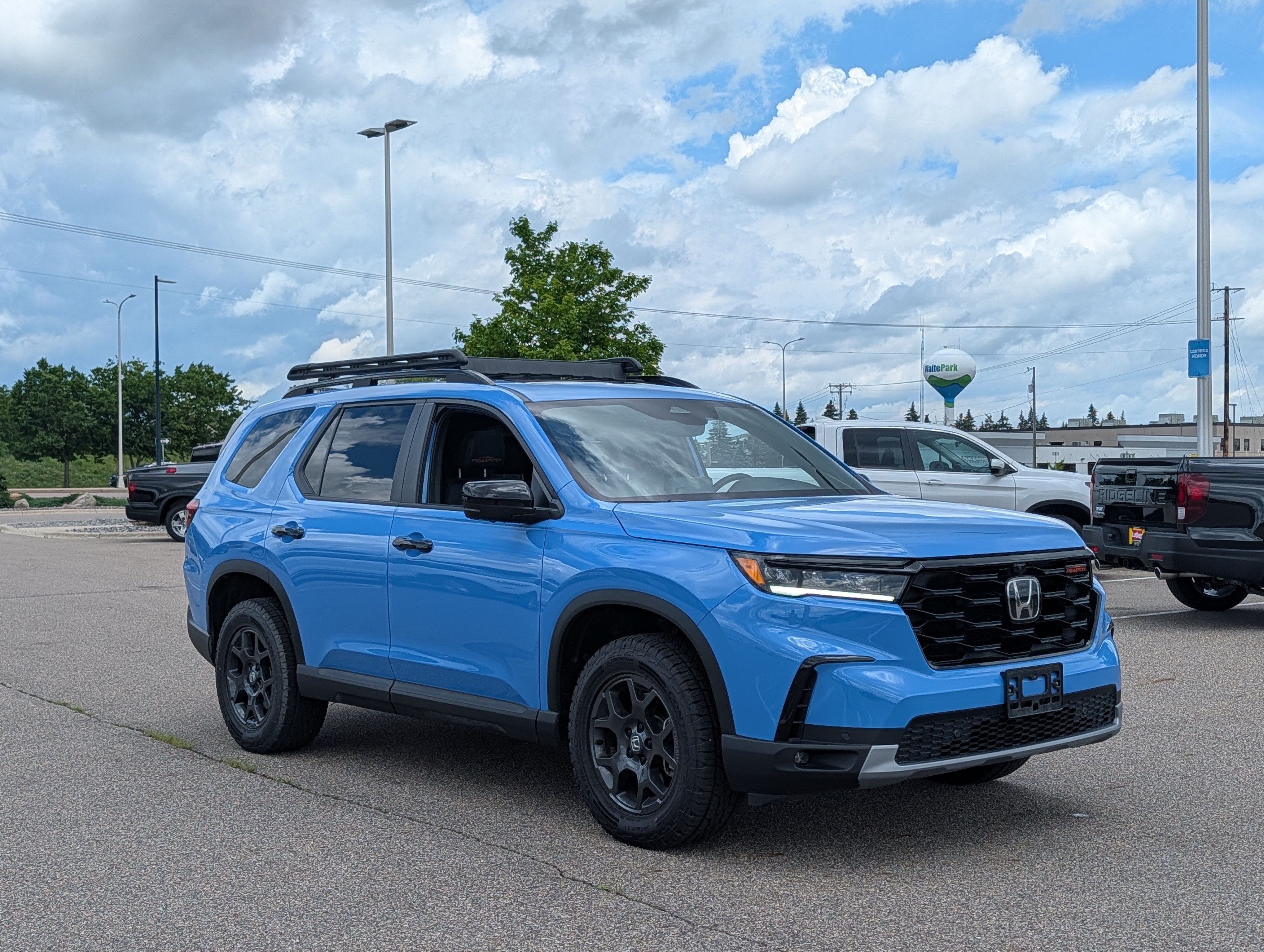 Certified 2025 Honda Pilot TrailSport image 1
