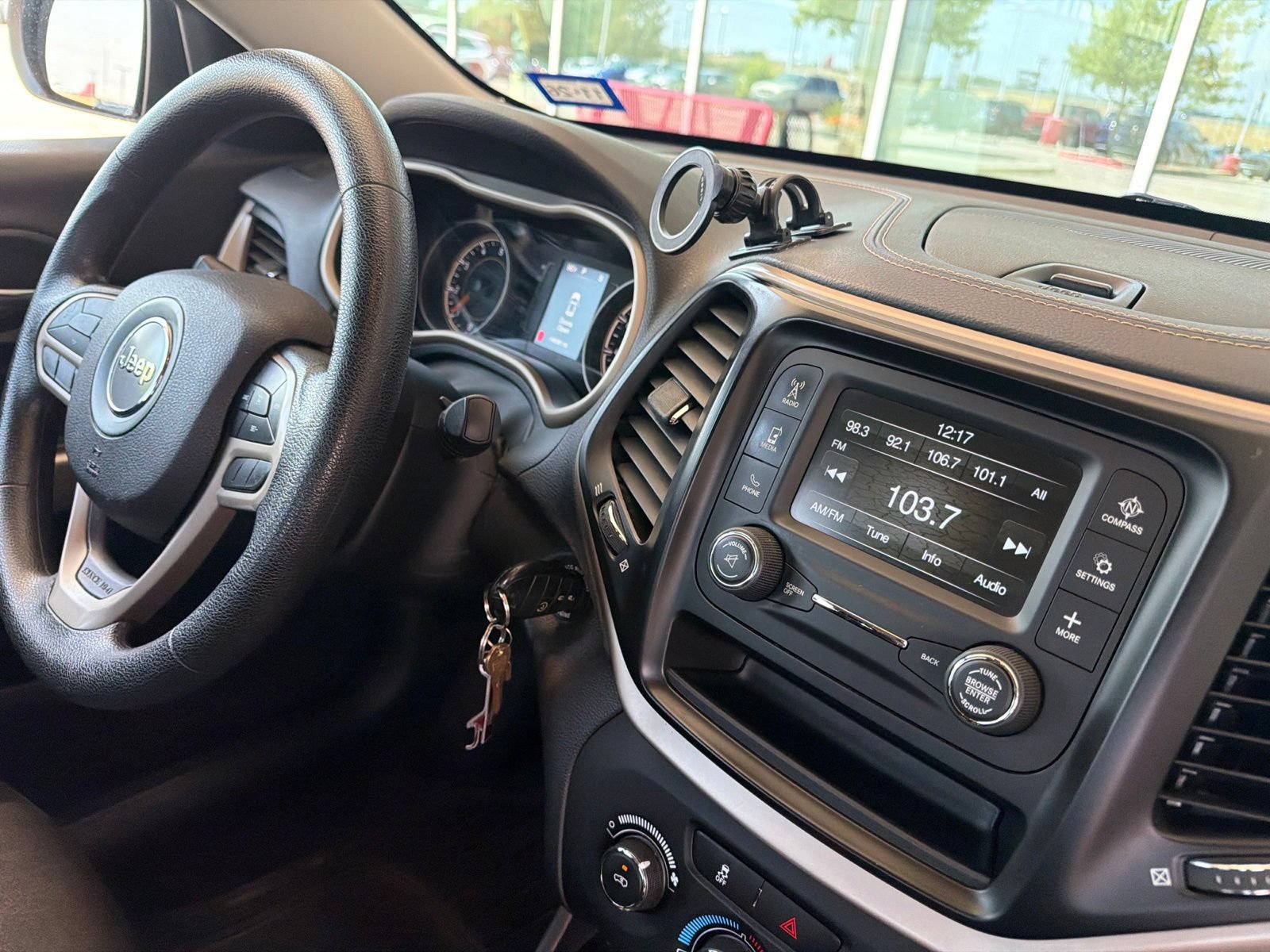 Used 2017 Jeep Cherokee Sport AWD/4WD image 27