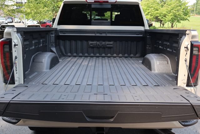 New 2026 GMC Sierra 2500 AT4 w/ LPO, Black Badging Package AWD/4WD image 22