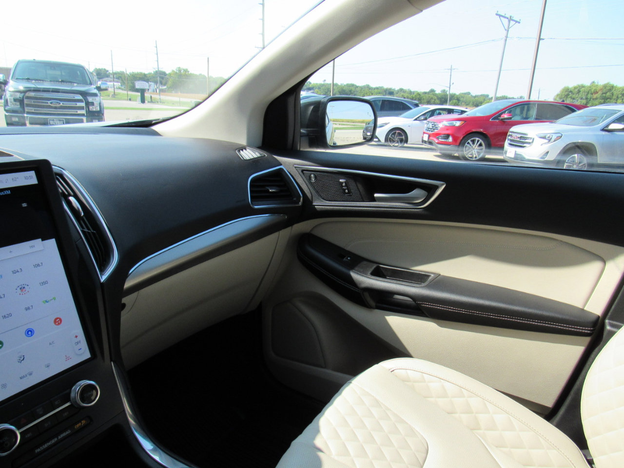 Used 2024 Ford Edge Titanium w/ Titanium Elite Package image 29