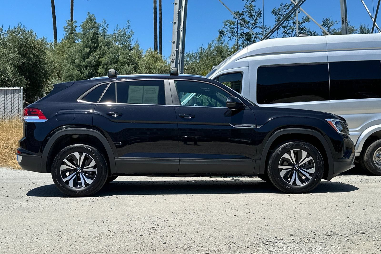 Used 2026 Volkswagen Atlas Cross Sport SE FWD image 3
