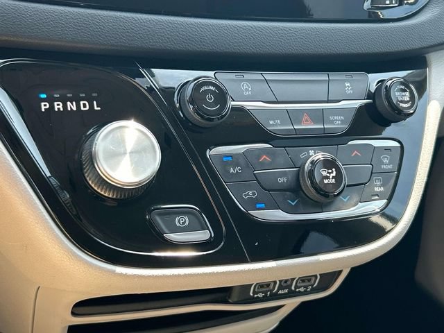 Used 2023 Chrysler Voyager LX FWD image 35