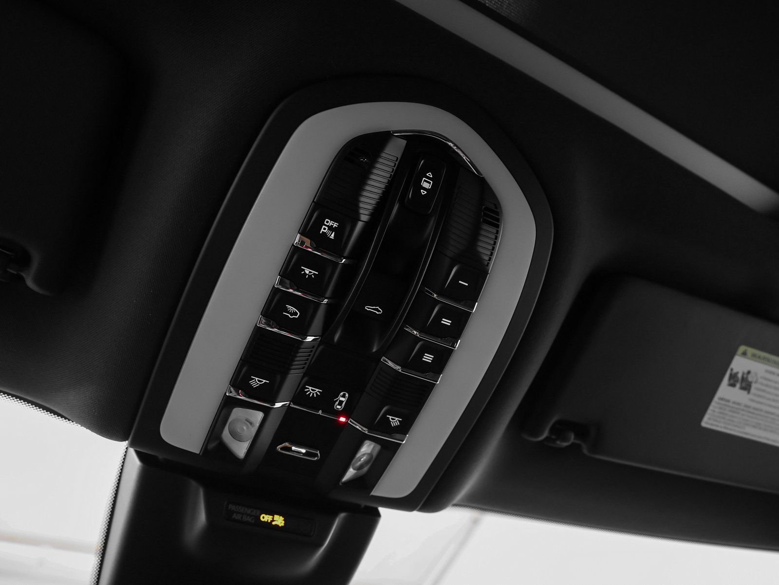 Certified 2026 Porsche Macan AWD/4WD image 35