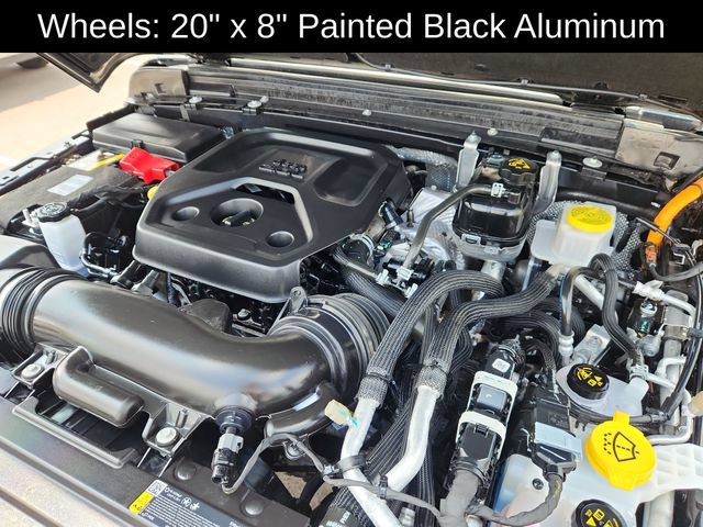 Used 2025 Jeep Wrangler Unlimited Sahara AWD/4WD image 17