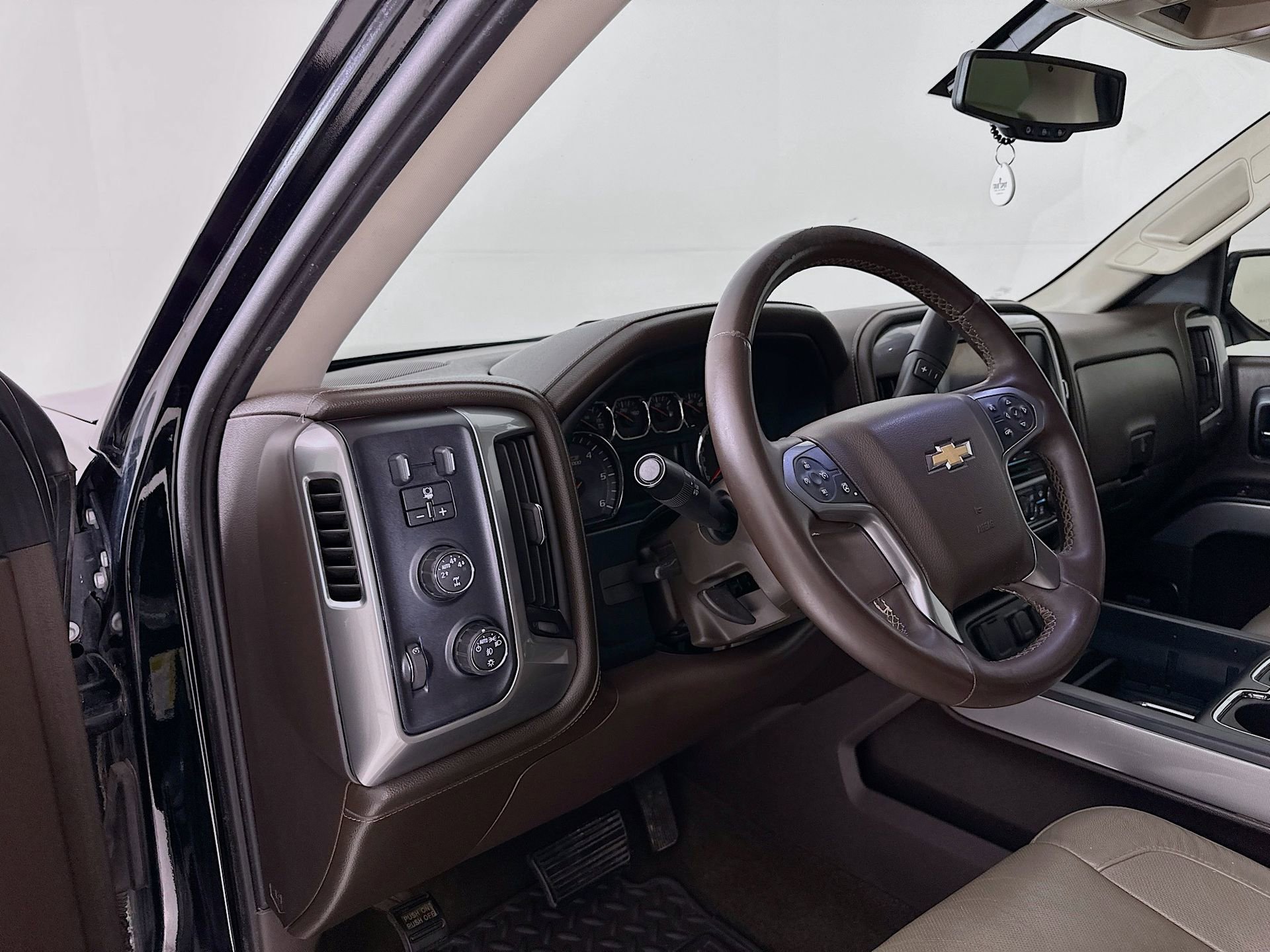 Used 2014 Chevrolet Silverado 1500 LTZ Z71 w/ LTZ Plus Package image 10