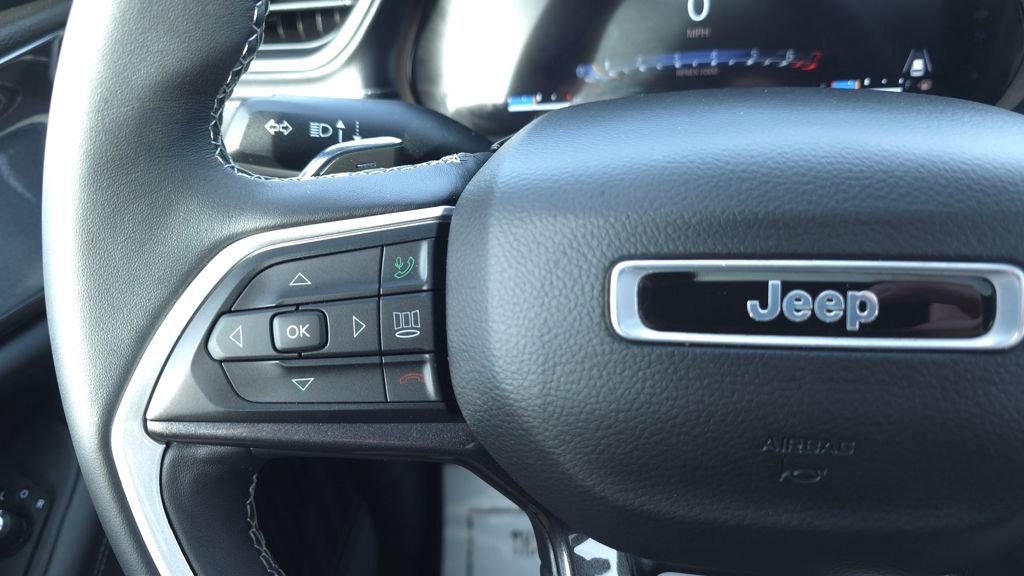 Used 2022 Jeep Grand Cherokee Altitude image 28