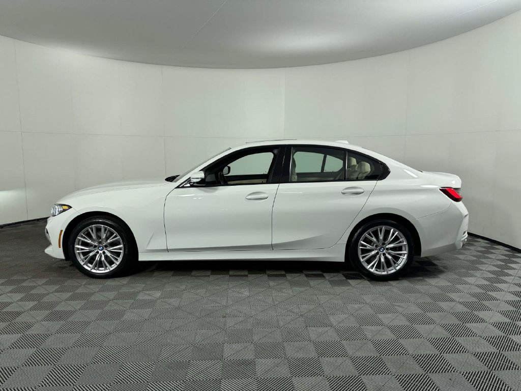 Used 2023 BMW 330i xDrive Sedan w/ Driving Assistance Package AWD/4WD image 11