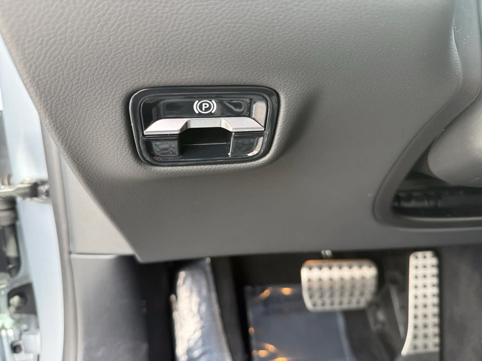 Certified 2025 Mercedes-Benz E 53 AMG e 4MATIC Sedan image 25