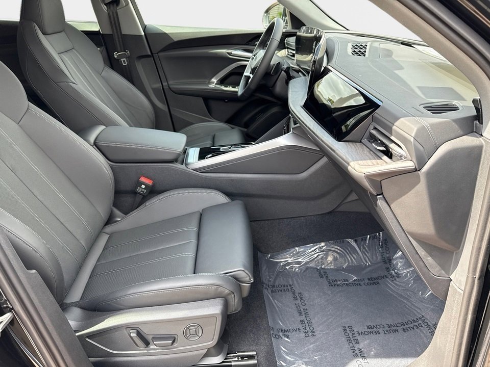 Certified 2025 Audi Q5 2.0T Premium Plus w/ Premium Plus image 10