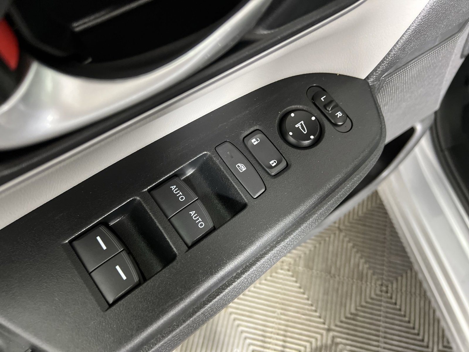 Used 2020 Honda CR-V EX-L image 15