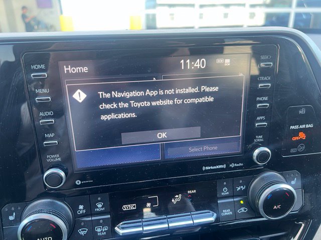 Used 2021 Toyota Highlander XLE AWD/4WD image 13