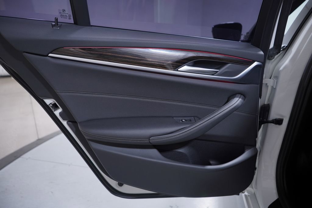 Used 2022 BMW 530i w/ Convenience Package image 15