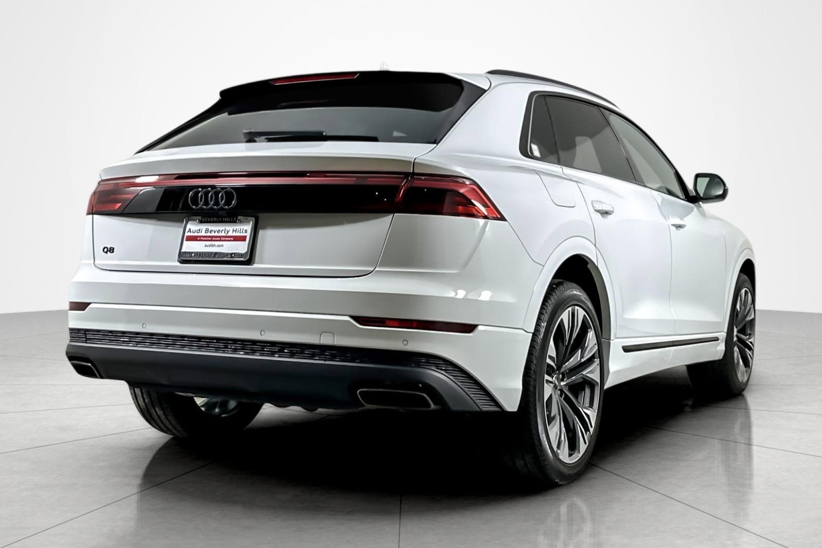 Used 2025 Audi Q8 Premium w/ Black Optic Package image 5