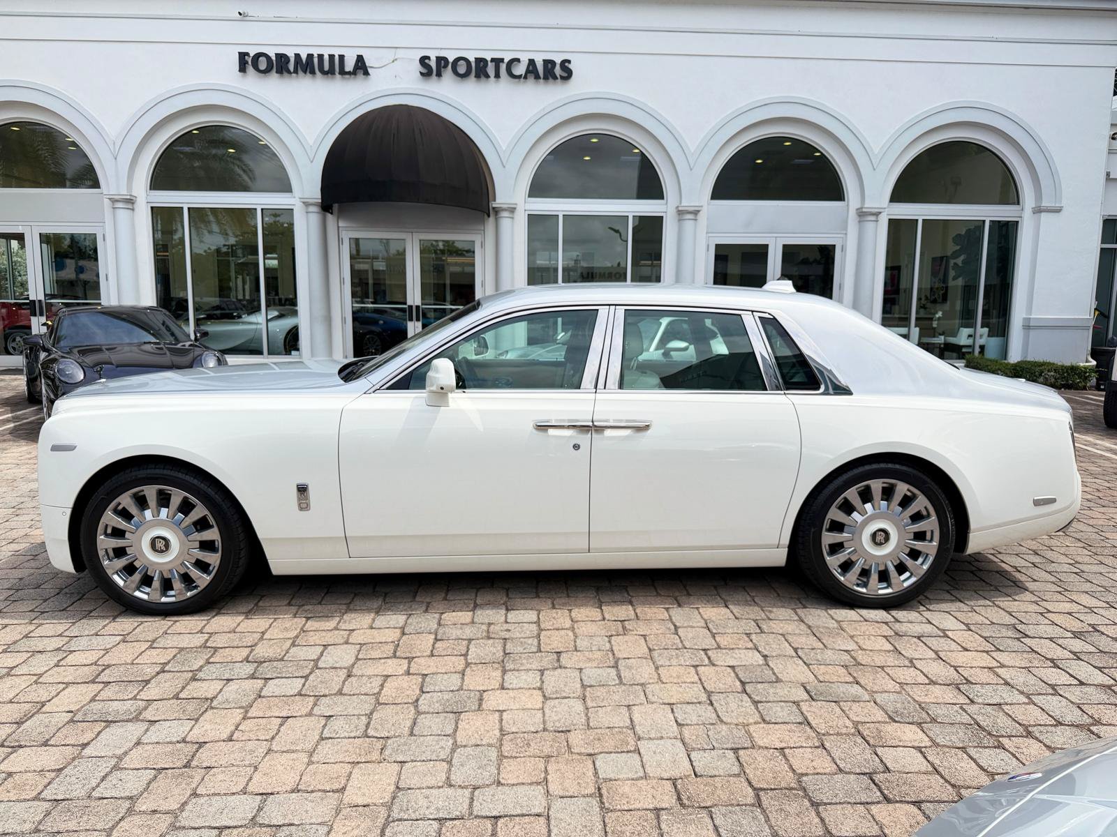 Used 2019 Rolls-Royce Phantom Sedan RWD image 17