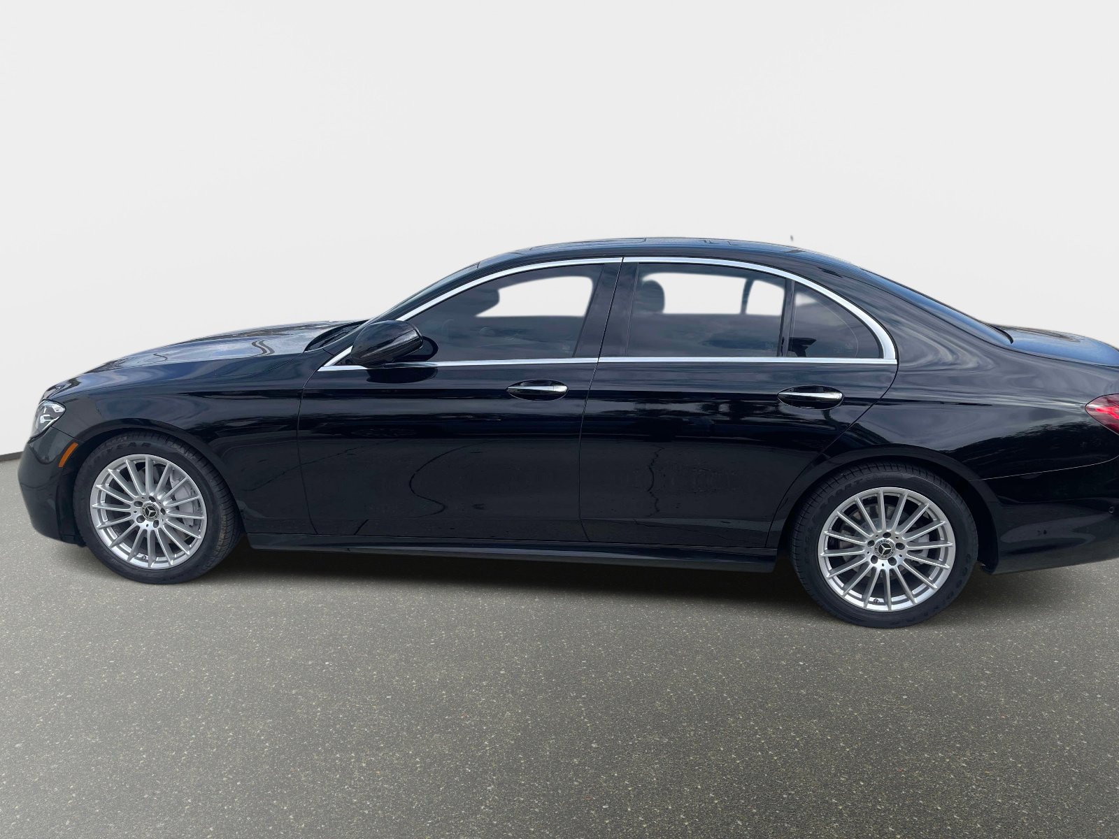 Used 2021 Mercedes-Benz E 350 Sedan image 2