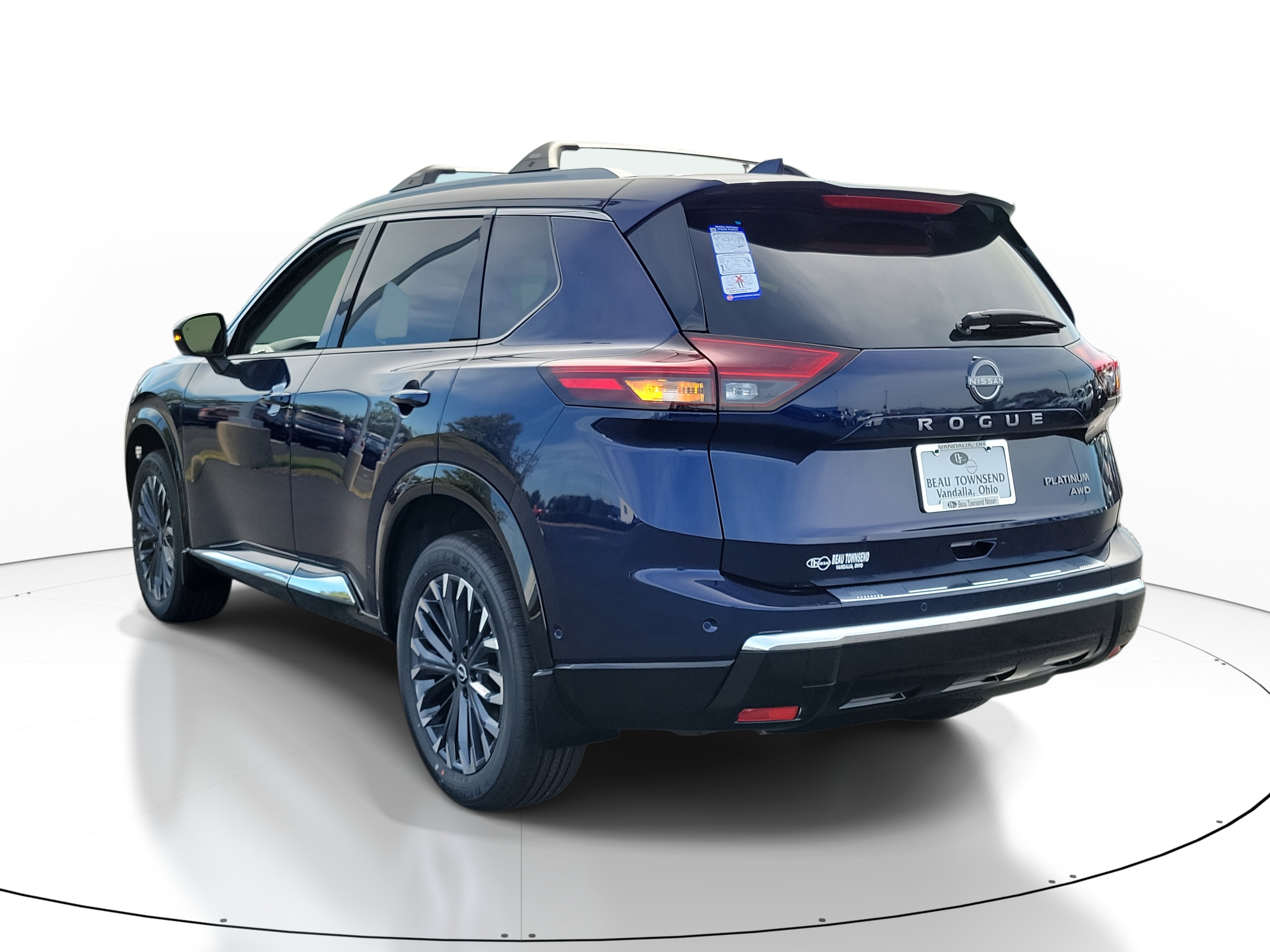 New 2026 Nissan Rogue Platinum image 3