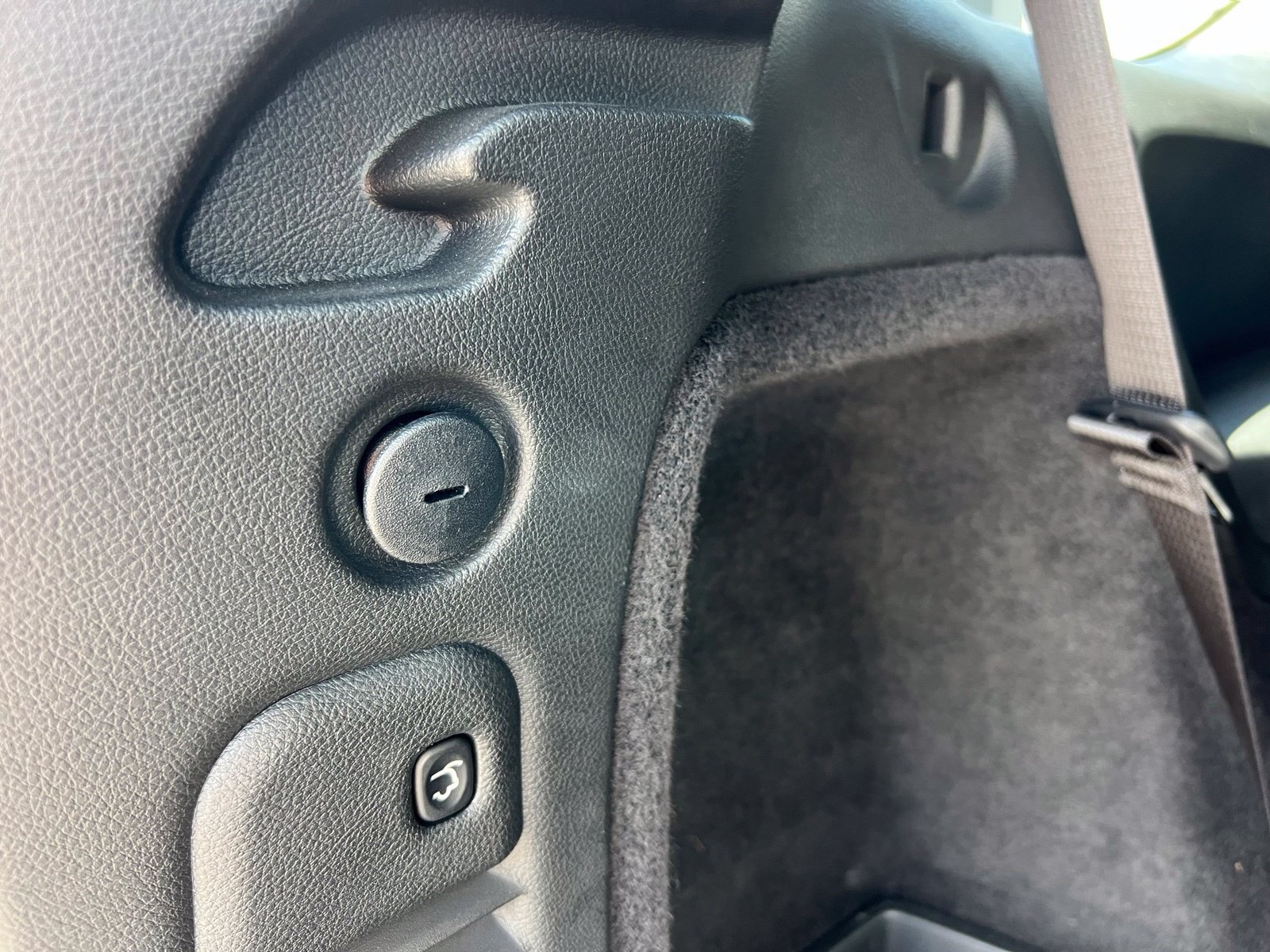 Used 2023 Dodge Durango R/T RWD image 21